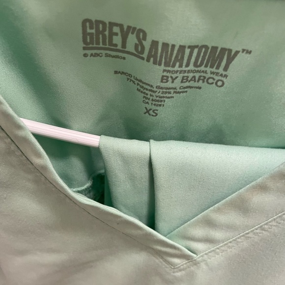 Greys Anatomy Scrub Sets - Size; XS & Smalls - Picture 8 of 10